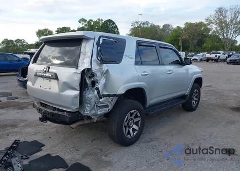 2020 Toyota 4Runner Trd Off Road Premium z USA, uszkodzony, nr VIN JTEBU5JRXL5792930